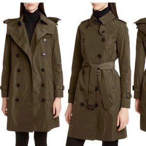 Burberry Kensington Trench Coat with Detachable Hood- like new